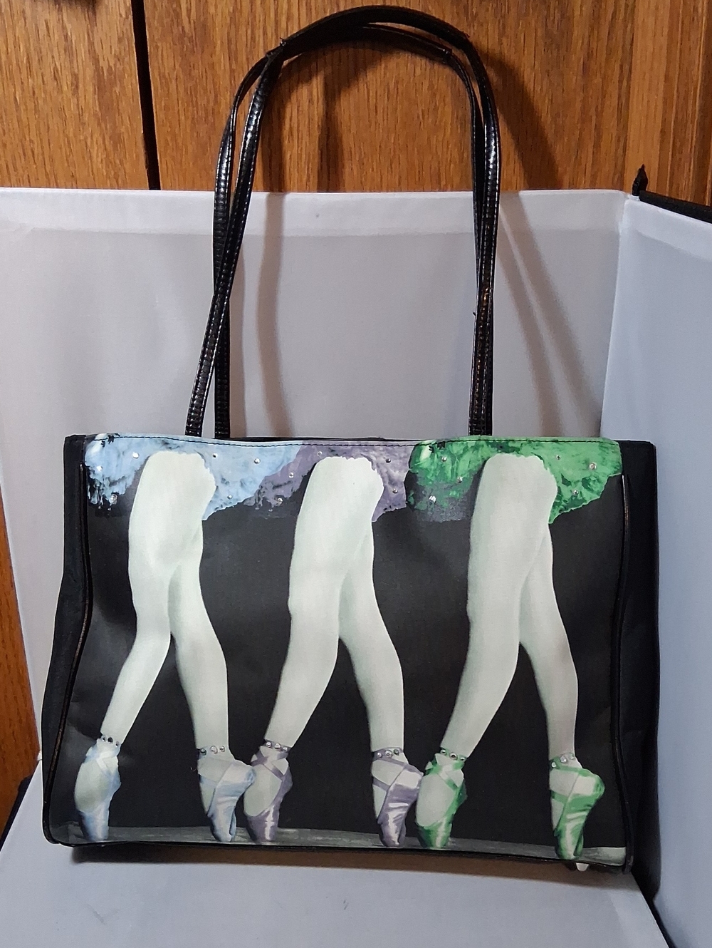 Novelty purse with crystals